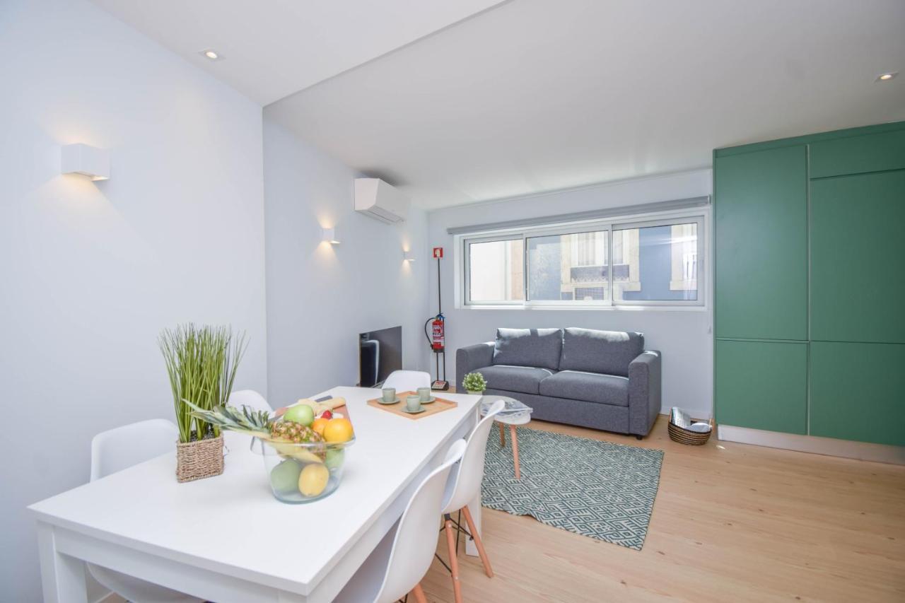Central & Stylish 2 Bedroom Apartment W/ Balcony Cascais Extérieur photo