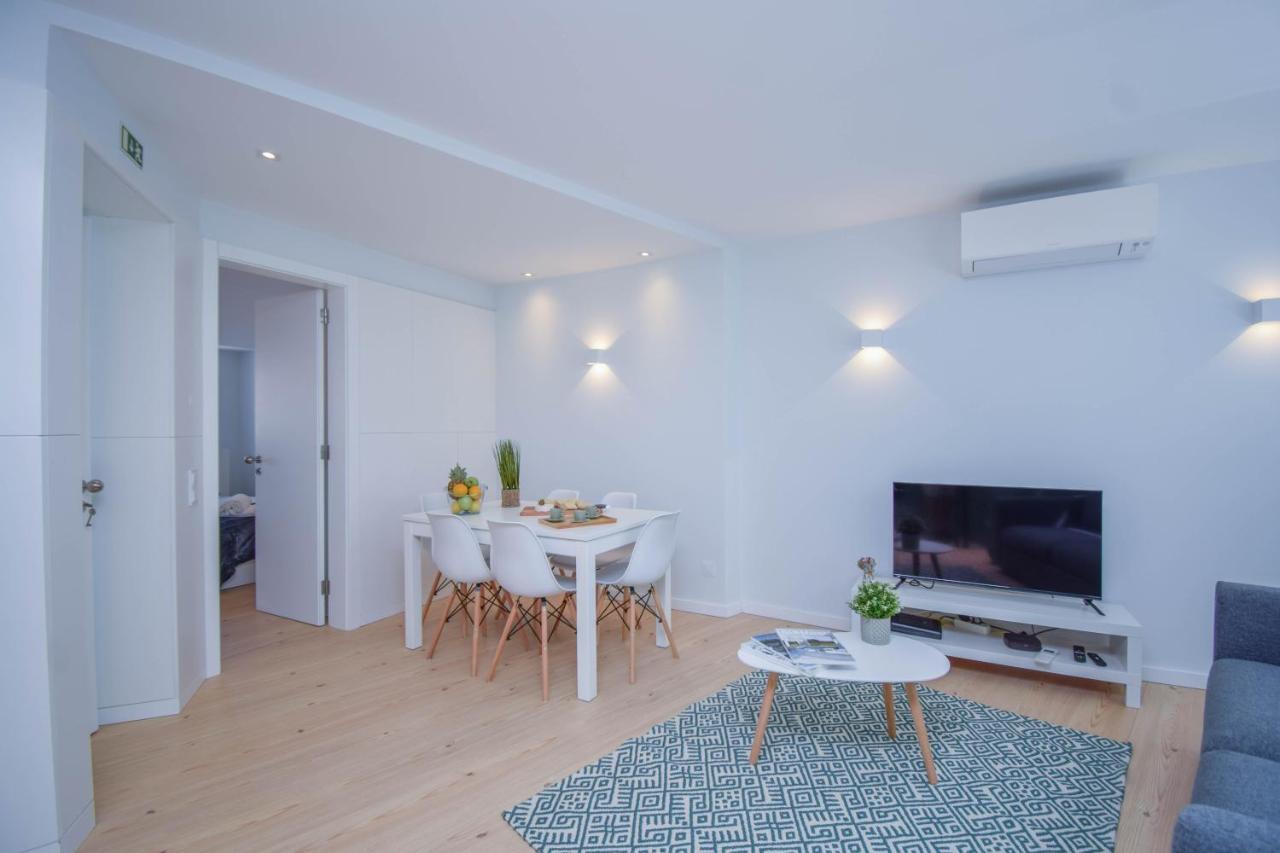 Central & Stylish 2 Bedroom Apartment W/ Balcony Cascais Extérieur photo
